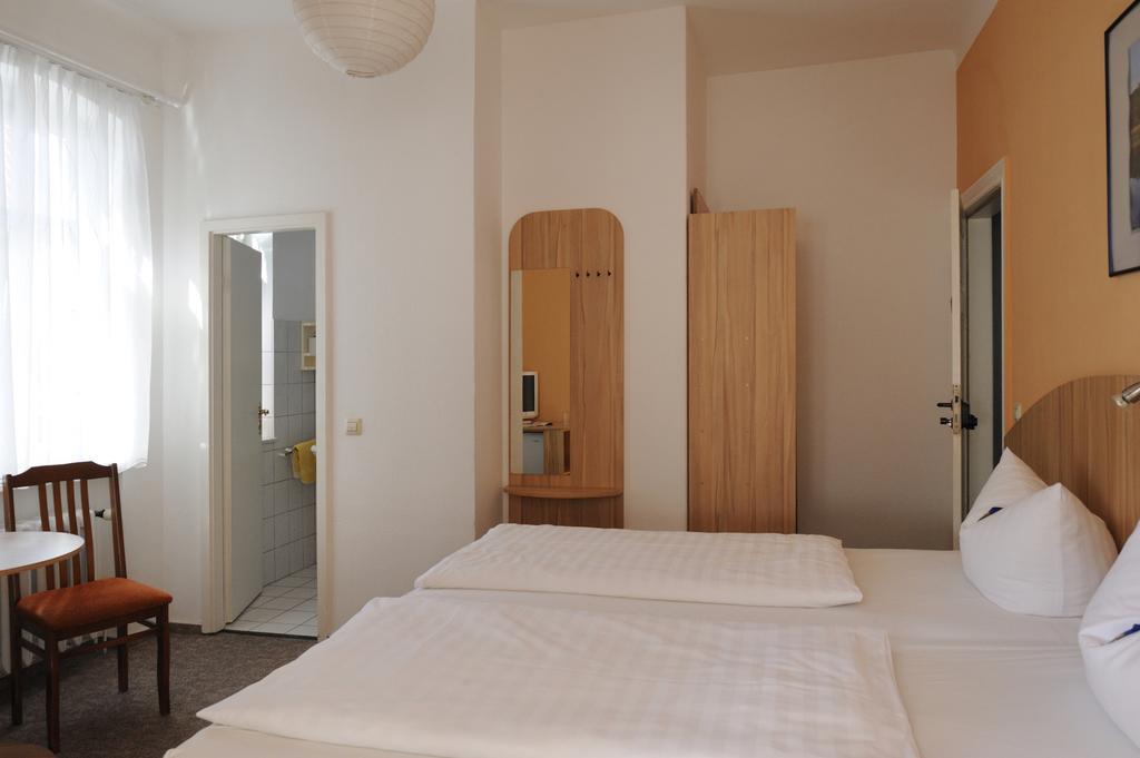 Pension Am Kluenderberg Binz Exterior photo